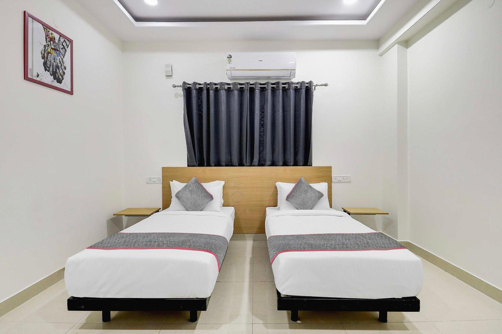 Super Townhouse De Alphabet Hotel Kukatpally Nexus Mall Hyderabad Eksteriør billede
