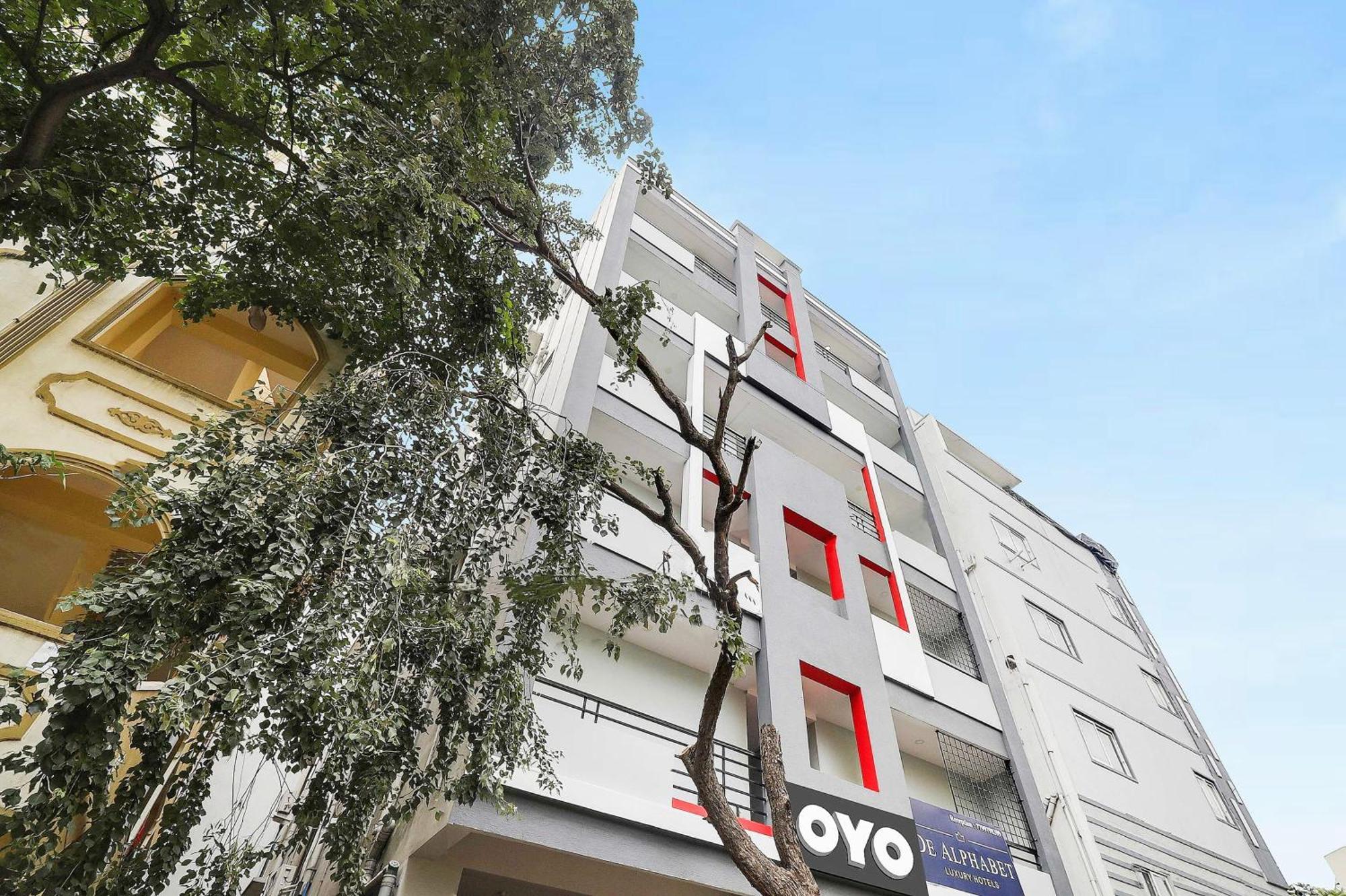 Super Townhouse De Alphabet Hotel Kukatpally Nexus Mall Hyderabad Eksteriør billede